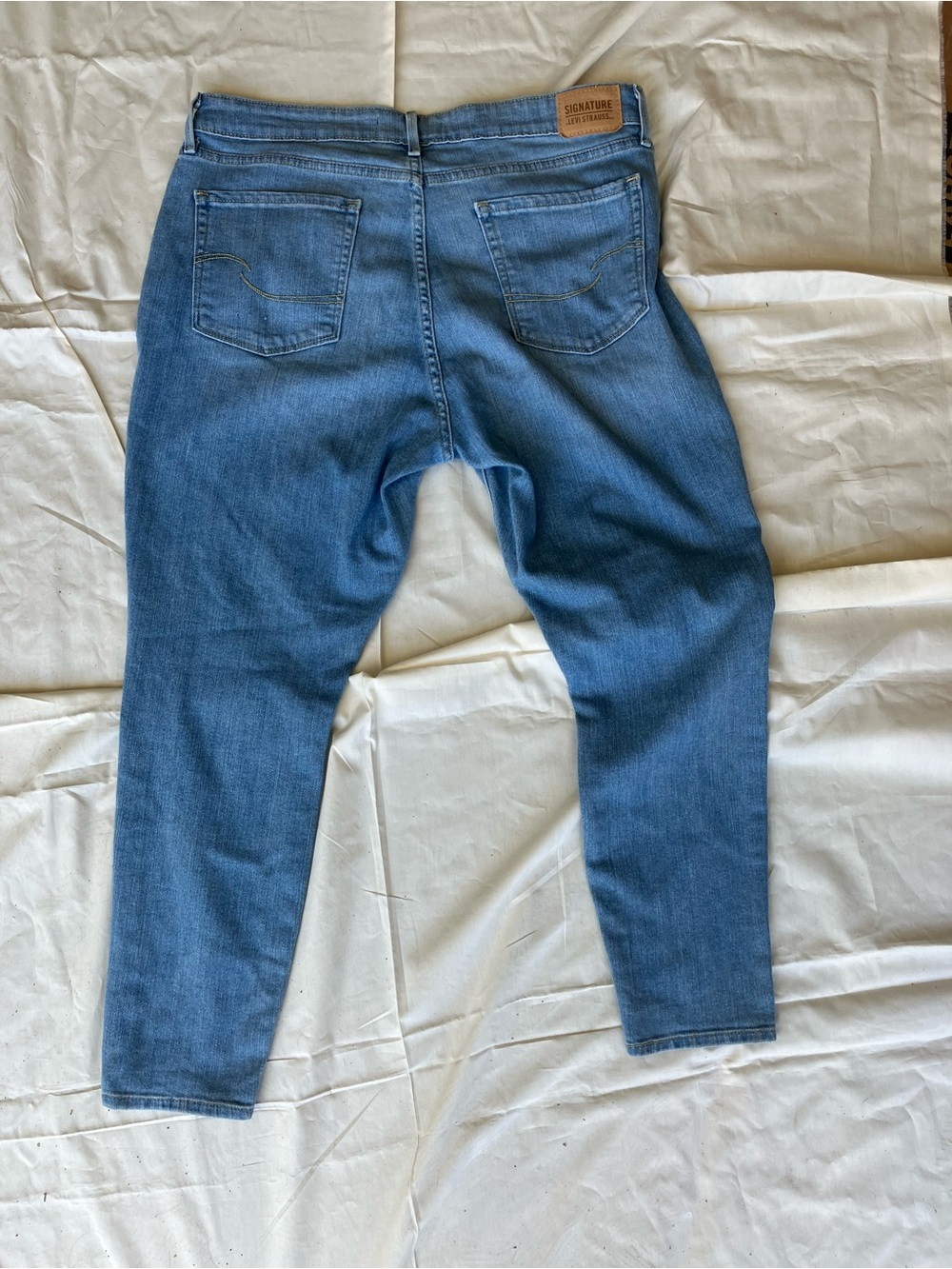 Levi Strauss Signature Women's Modern Mid-rise Skinny Jeans-light wash blue - Picture 8 of 11